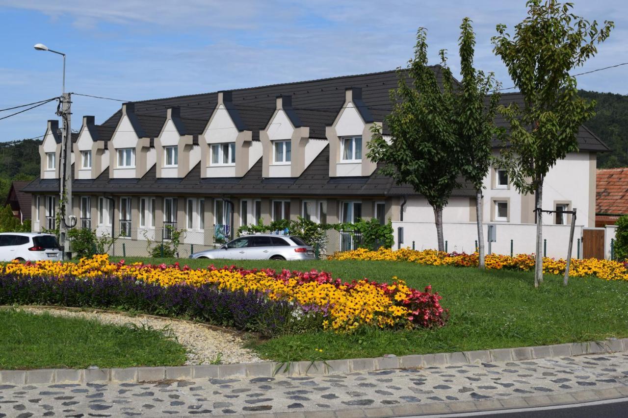 Platan Apartmanhaz Балатондьёрёк Экстерьер фото